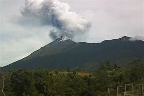 Kanlaon volcano erupts, spews 400-meter ash plume | ABS-CBN News