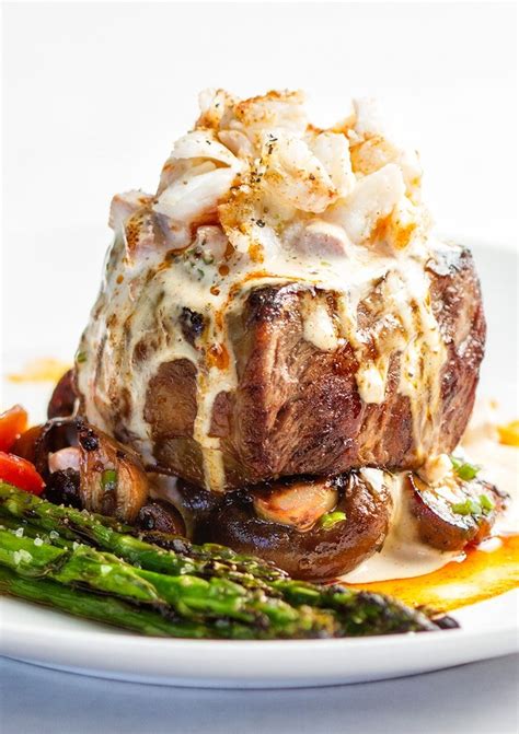 Easy but absolutely decadent Steak Oscar recipe! This is sure to make ...