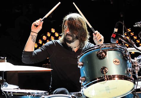 Dave Grohl - DRUMMERWORLD