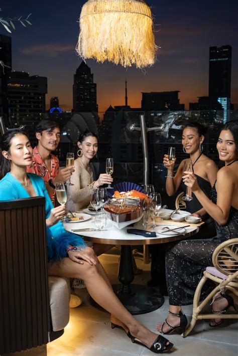 7 Best Places To Party in Sukhumvit Soi 11 in 2024