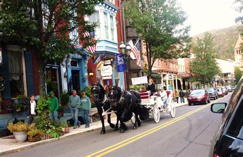 Moonbeams in a Jar: Fall Foliage Festival in Jim Thorpe, Pa