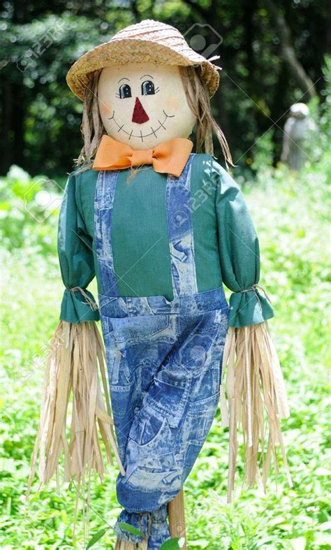 A close-up of a smiling fall scarecrow face Stock Photo - 5370623 | Scarecrow face, Fall ...