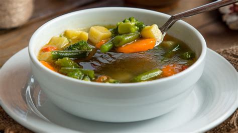 Sopa de legumes simples: confira como fazer essa receita - tudoep