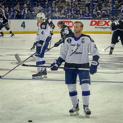 √ Steven Stamkos Autograph