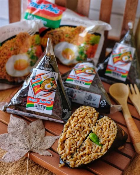 Indonesia Has Ready-To-Eat Indomie Onigiri And It Even Comes With A Green Chilli In It – SHOUT