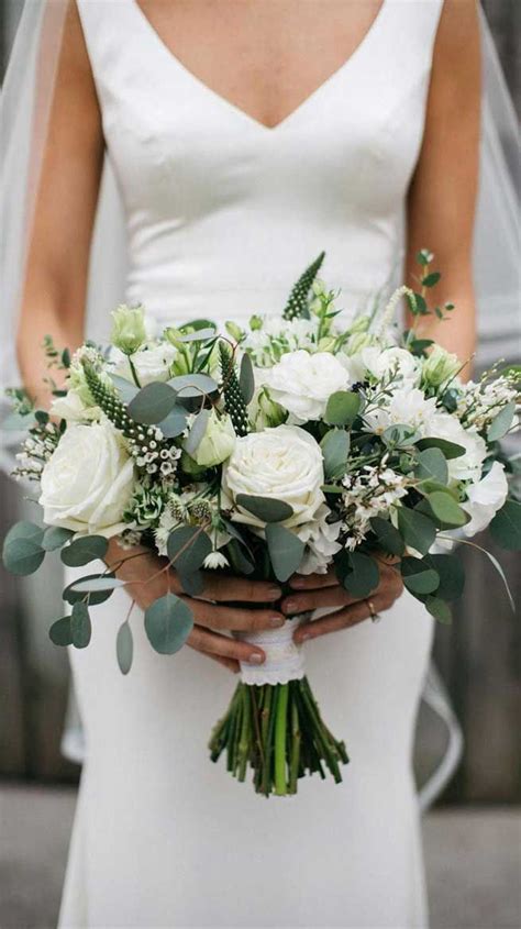 The prettiest wedding bouquets 2020 | Winter wedding bouquet, Pretty wedding bouquet, White ...