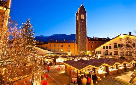 Wonderful Italian Christmas Markets... | Beautiful villages, Breathtaking views, Italy