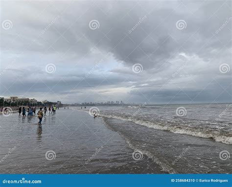 Sunset at Versova Beach and the Arabian Sea, Mumbai Editorial Image ...