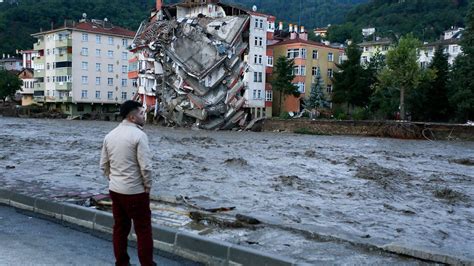 Turkey: Flash floods sweep through Black Sea region killing 17 people | CNN