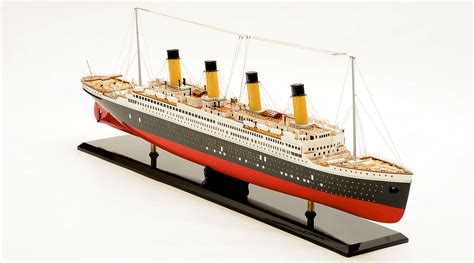 Titanic Ship Model In Display Case | ubicaciondepersonas.cdmx.gob.mx