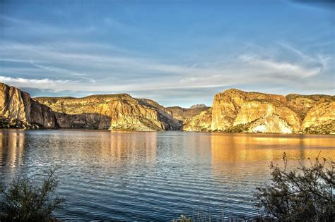 Canyon Lake at Sunset, Apache Trail Arizona [2048x1365] [OC] : EarthPorn