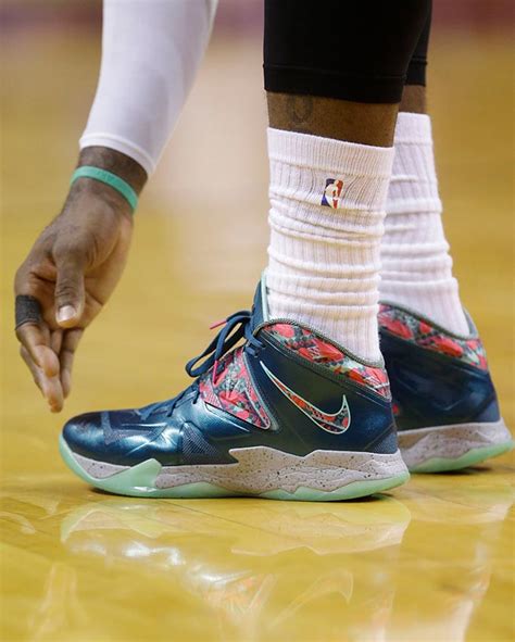 LeBron James’ Shoe Size Isn’t as Big as You Think – Footwear News