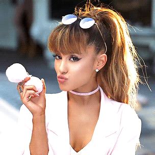 20+ Ariana Grande Photoshoot Sweetener Background