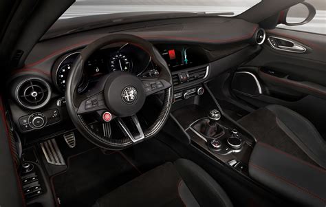 Alfa Romeo Giulia Quadrifoglio Interior Pictures - Design Corral