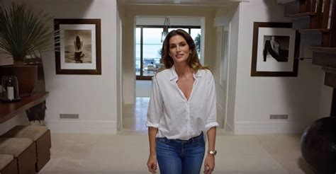 Cindy Crawford gives a tour of her beautiful Malibu home in Vogue video ...