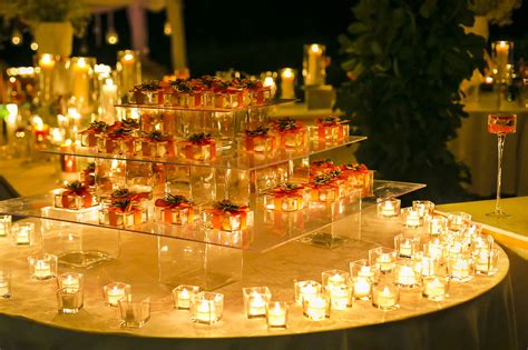 15 Candle Wedding Favors That Are Perfect Keepsakes