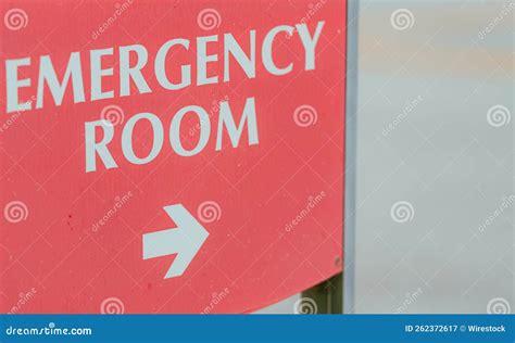 Red EMERGENCY ROOM Sign in a Hospital Stock Image - Image of safe, room: 262372617