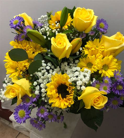 Half Dozen Yellow Bouquet - Casablanca Flowers