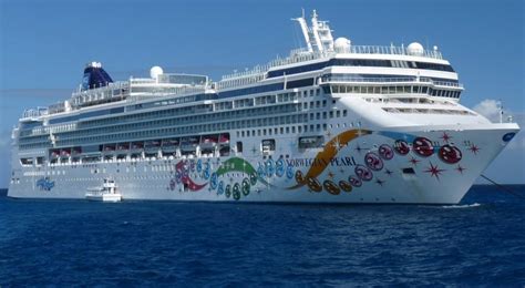 Norwegian Pearl Itinerary, Current Position, Ship Review | CruiseMapper