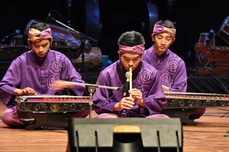 Alat Musik Tradisional Kecapi Sunda: Teknik Bermain dan Rekomendasi Tempat Pembelian