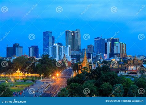 Royal Palace Phnom Penh Cambodia Skyline Cityscape Stock Image - Image of golden, cambodian ...