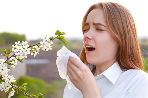 Seasonal Allergy VS COVID-19 Symptoms - Women Fitness