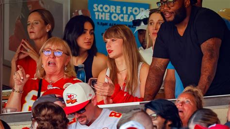 How Travis Kelce’s mom Donna is shaking off ‘haters’ over Taylor Swift ...