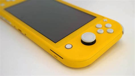 Nintendo Switch Lite (Yellow) - videogamesmuseum.org