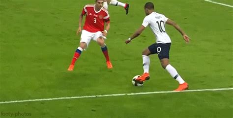 Mbappe Celebration Gif - Kylian Mbappe Celebration Gif : Another gif that spread showed cissé ...