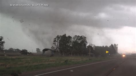 More than a dozen tornadoes touch down in Kansas - Good Morning America