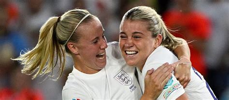 Alessia Russo adds to England's tally as they thrash Norway - Man United News And Transfer News ...