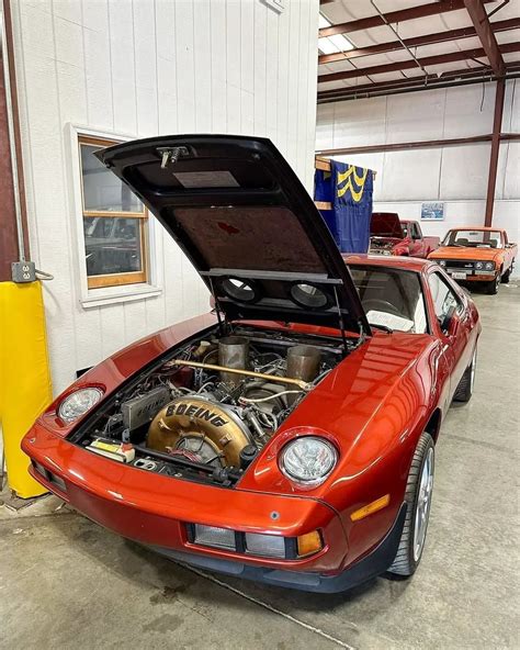 Something different - A 1982 Porsche 928 powered by a Boeing T50 turbine : r/AwesomeCarMods