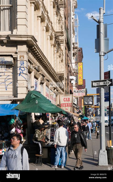 Canal street chinatown manhattan hi-res stock photography and images ...