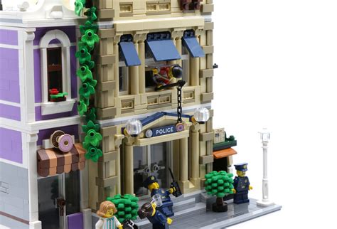 Review: LEGO 10278 Modular Police Station - Jay's Brick Blog