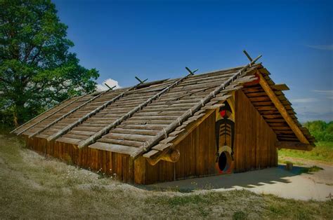 Chinook Long House........ | Native american houses, Long house, Native american home