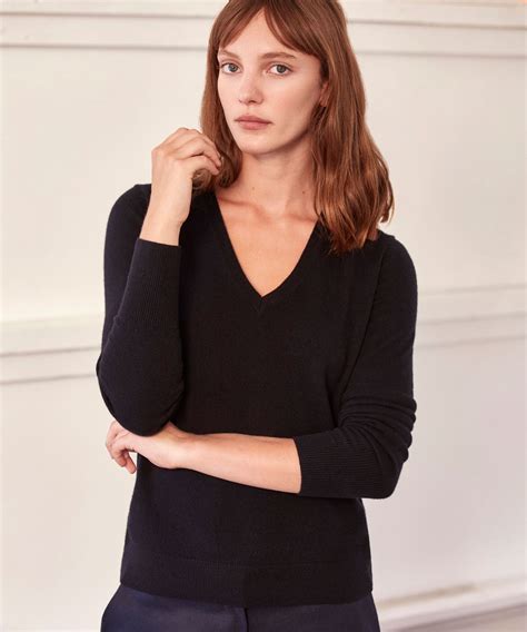 Everlane's Cashmere Sweaters Are About To Get A Lot Cheaper | Sweaters, Cashmere sweaters, Cashmere