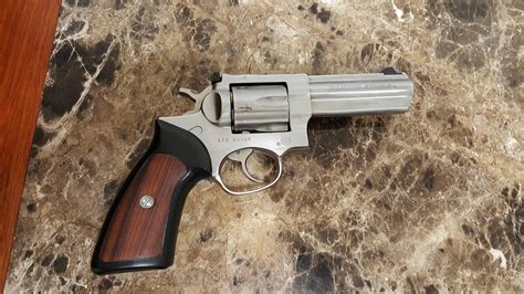 Ruger gp100 : guns