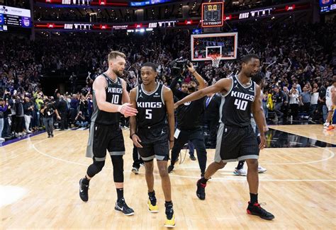 Kings’ De’Aaron Fox wins NBA Clutch Player of the Year award ...