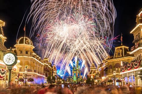 Happily Ever After & EPCOT Forever Fireworks Return Dates! - showbizztoday