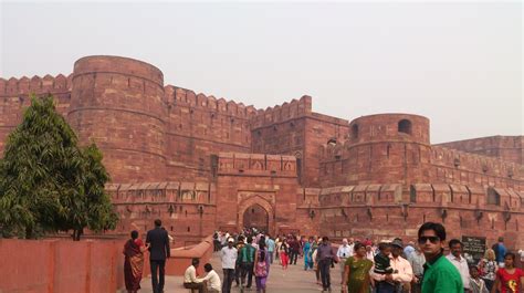 File:Agra Fort Entrance Gate.jpg - Wikimedia Commons