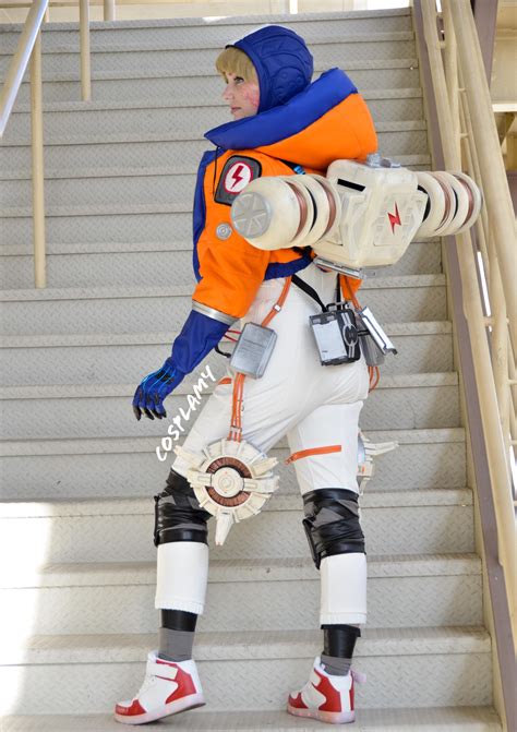 Apex Legends Cosplay – Telegraph