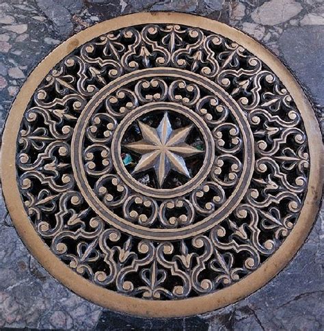 Manhole covers Art - Art Kaleidoscope