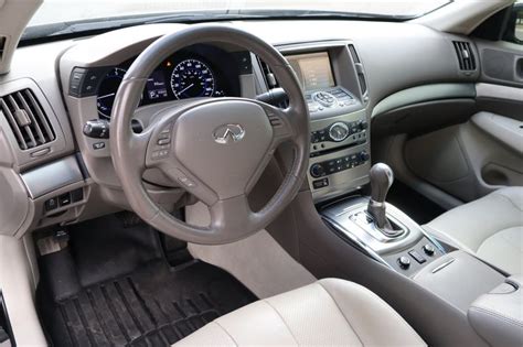 2015 INFINITI Q40 Photos