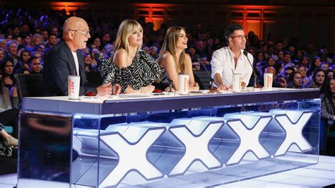 Los jueces de 'America's Got Talent' hablan sobre la lesión de Simon Cowell: 'Extrañamos a ...