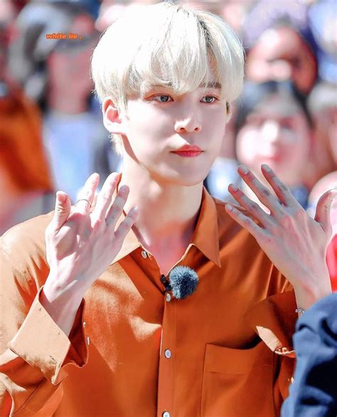 ATEEZ's Yunho's Hands Deserve Their Own Fandom, And Here's Proof - Koreaboo