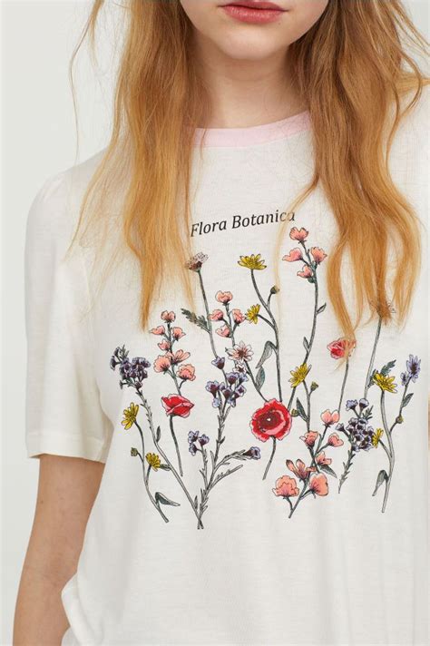 Printed T-shirt - White/Flowers - | H&M GB 1 | Cute white shirts, T shirt flowers, Spring ...