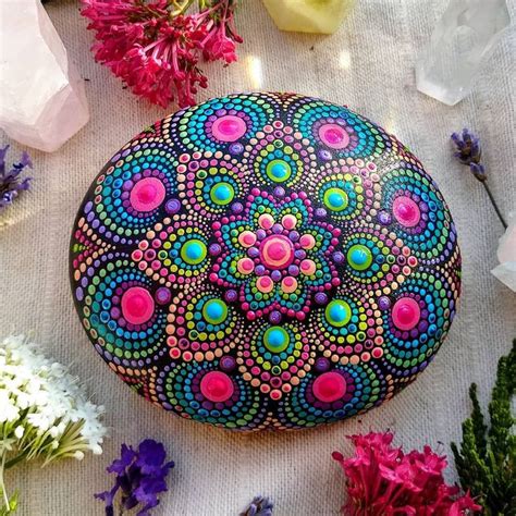 Discover Art inspiration, ideas, styles | Mandala rock art, Mandala ...