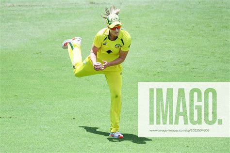 CRICKET AUSTRALIA PAKISTAN WOMEN, Ellyse Perry of Australia takes a ...