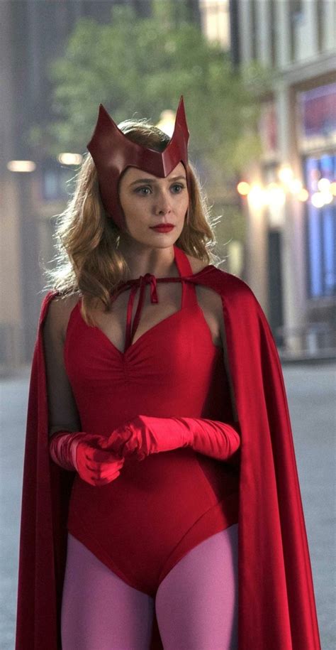 Elizabeth Olsen | Scarlet witch costume, Marvel halloween costumes, Marvel girls