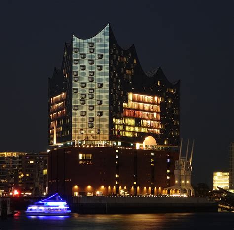 ipernity: Elbphilharmonie @ night & PiP - by Graf Geo